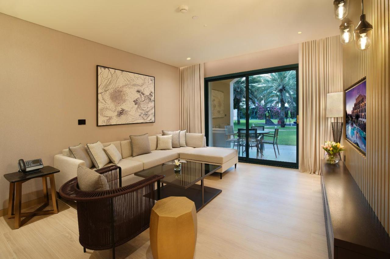 Al Ain Rotana Hotel Exterior photo Living room