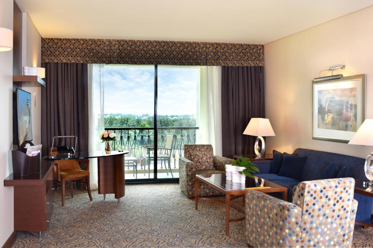 Al Ain Rotana Hotel Exterior photo A living room at the Hilton San Antonio Airport